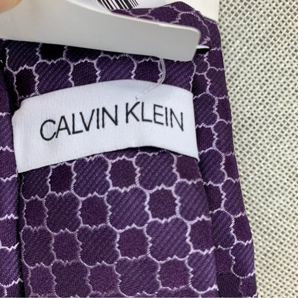 Calvin Klein Men's Quatrefoil Medallion Slim Silk Tie - Picture 7 of 8